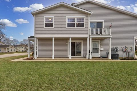 Tiny photo for 655 Hale Court, Wheeling, IL 60090 (MLS # 12545672)