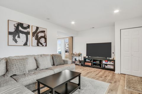 Tiny photo for 655 Hale Court, Wheeling, IL 60090 (MLS # 12545672)