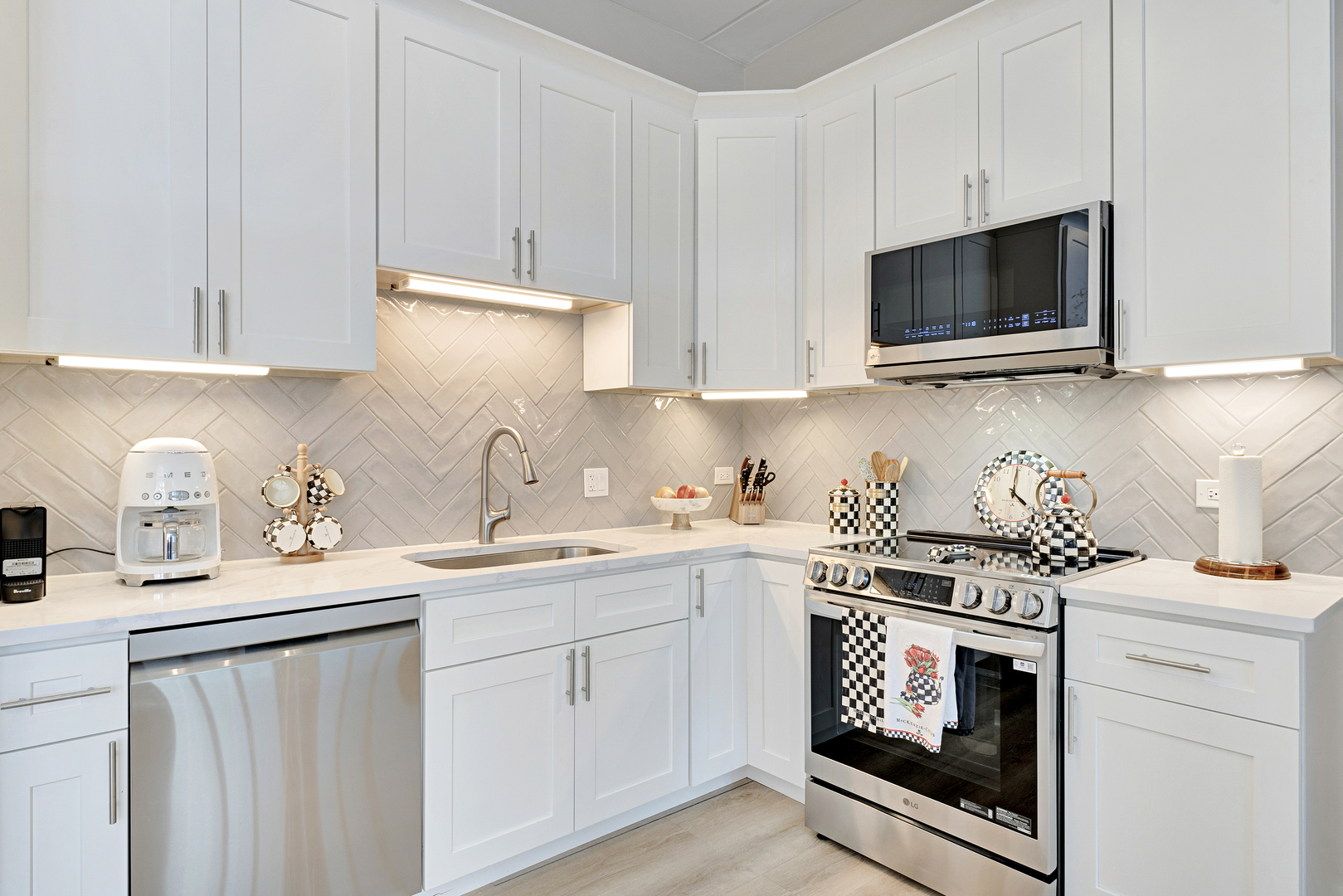 650 W Wayman Street 508