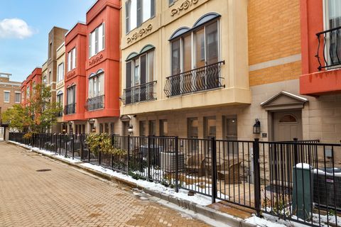 849 W Ohio Street 8 Chicago IL 60642