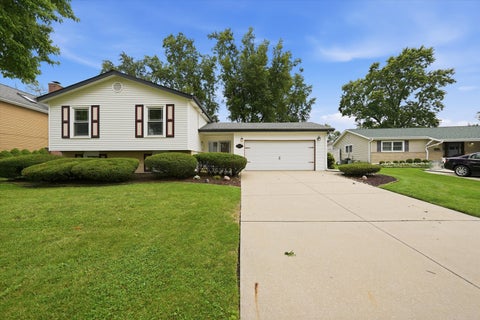 Photo of 1025 Belair Drive, Darien, IL 60561 (MLS # 12732564)