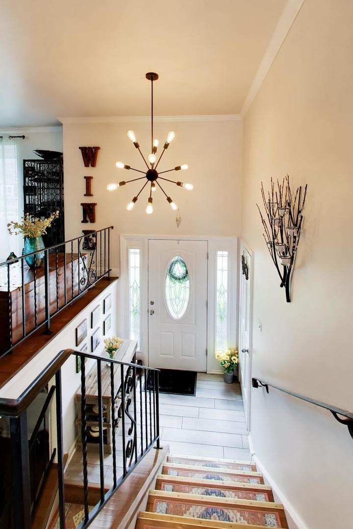 127 W King Henry Court