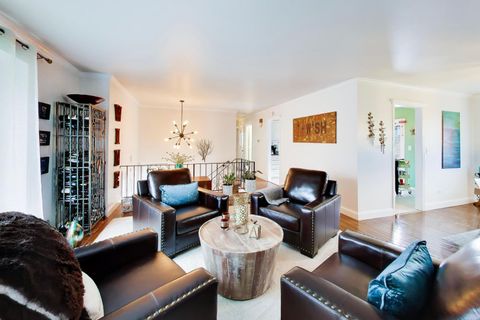 Tiny photo for 127 W King Henry Court, Palatine, IL 60067 (MLS # 12616903)