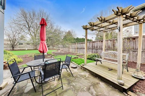 Tiny photo for 127 W King Henry Court, Palatine, IL 60067 (MLS # 12616903)