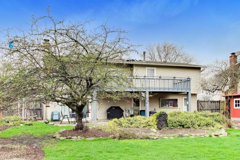 Tiny photo for 127 W King Henry Court, Palatine, IL 60067 (MLS # 12616903)