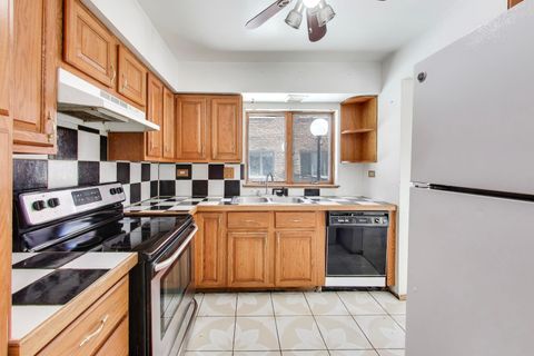 Tiny photo for 7908 W North Avenue #201C, Elmwood Park, IL 60707 (MLS # 12675208)
