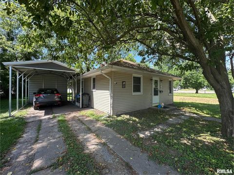 Photo of 525 NORTH Street, Murphysboro, IL 62966 (MLS # 12537476)