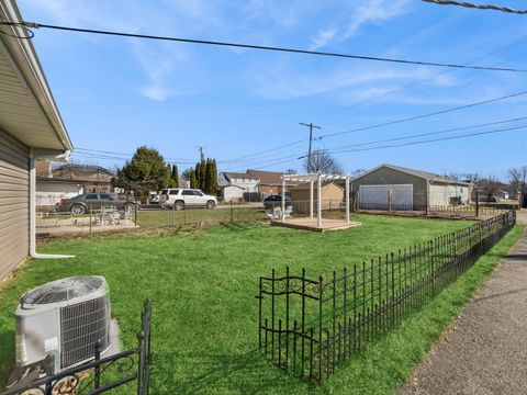 Tiny photo for 1431 Elizabeth Avenue, North Chicago, IL 60064 (MLS # 12590113)