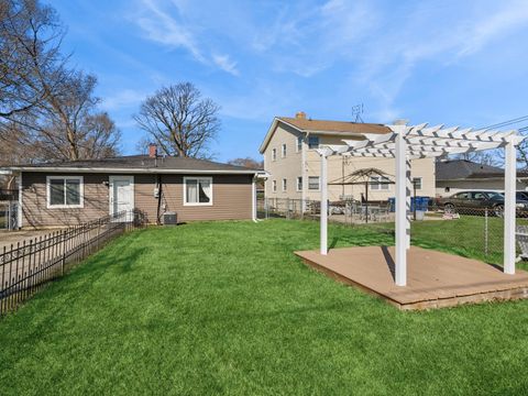 Tiny photo for 1431 Elizabeth Avenue, North Chicago, IL 60064 (MLS # 12590113)