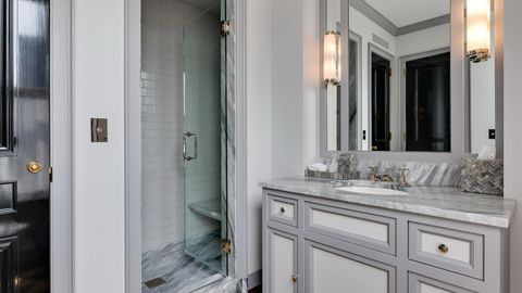 Tiny photo for 159 E WALTON Place #31A, Chicago, IL 60611 (MLS # 12527349)