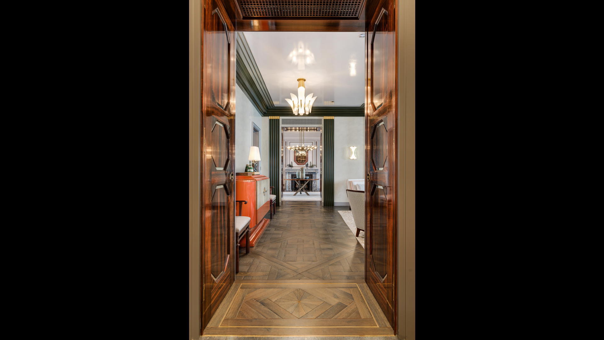 159 E WALTON Place 31A