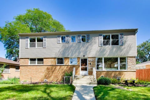 Photo of 9433 Kildare Avenue, Skokie, IL 60076 (MLS # 12688309)