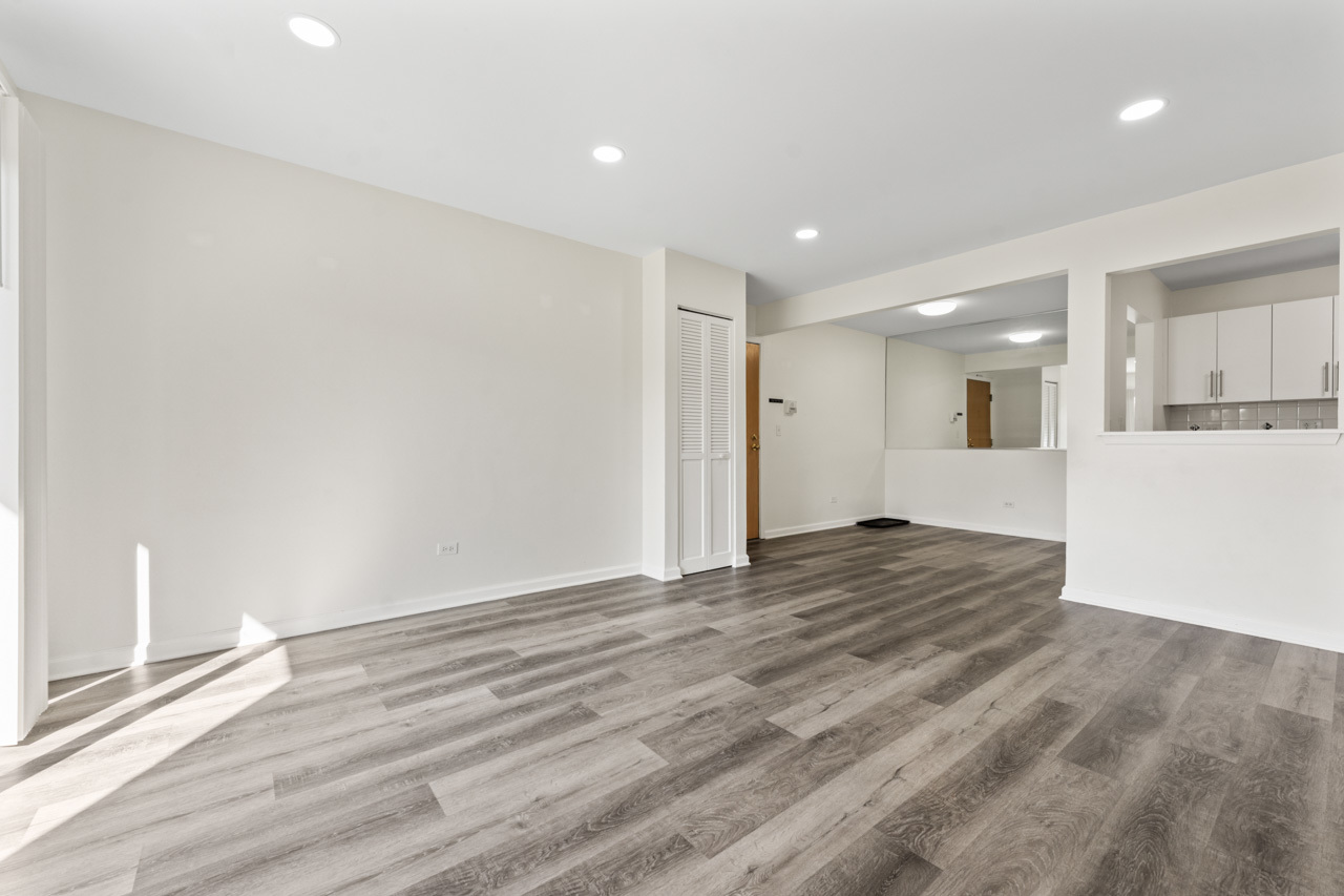 900 N Lakeside Drive 1A