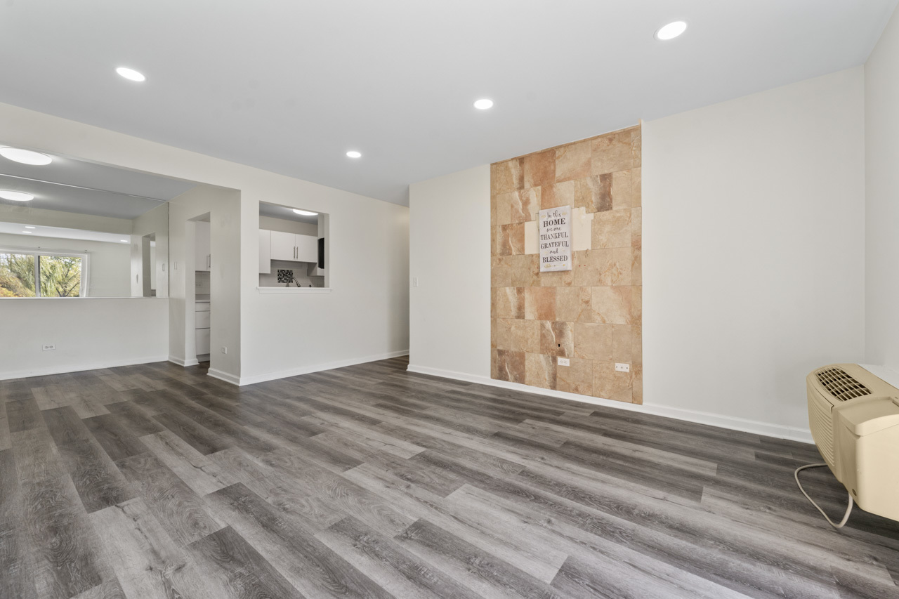 900 N Lakeside Drive 1A