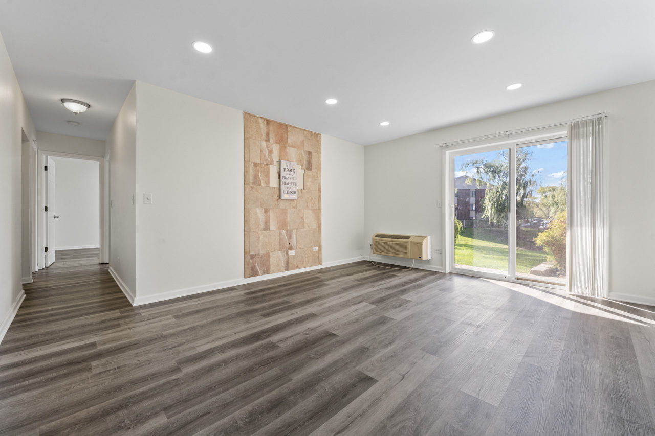 900 N Lakeside Drive 1A