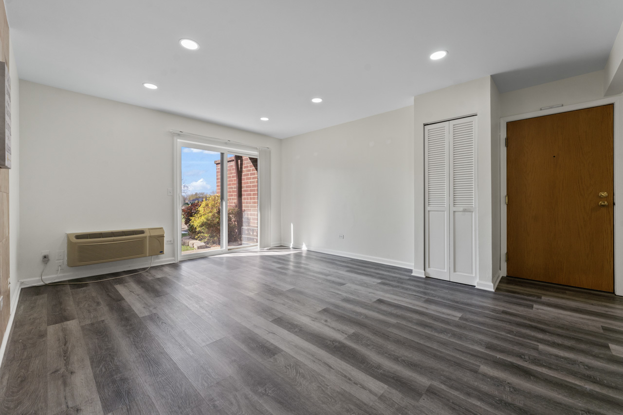 900 N Lakeside Drive 1A