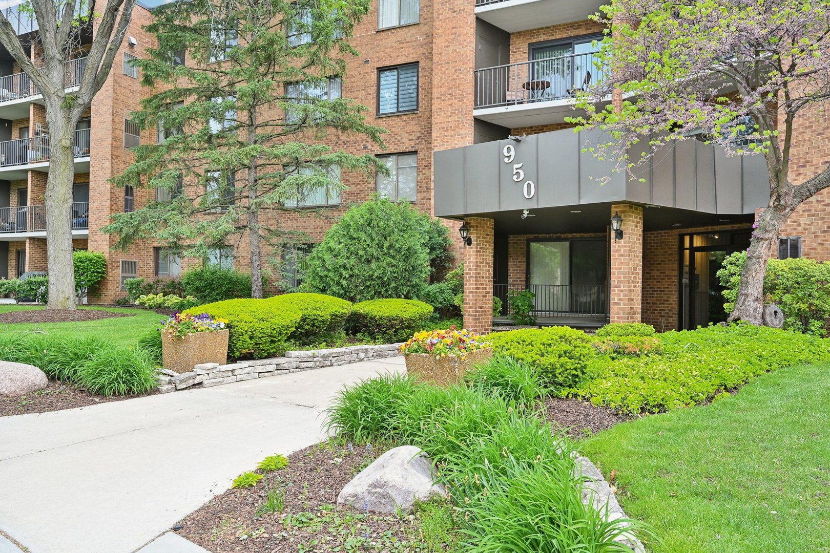 950 E Wilmette Road 410