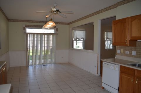 Tiny photo for 21520 Victory Lake Way, Crest Hill, IL 60403 (MLS # 12614094)