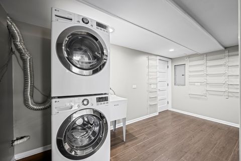 Tiny photo for 324 Warren Road, Glenview, IL 60025 (MLS # 12574012)