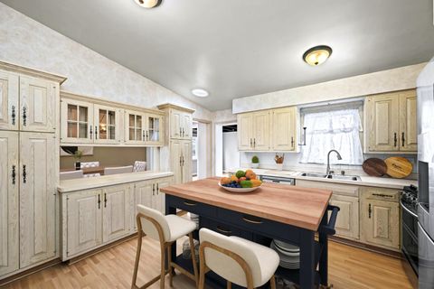 Tiny photo for 324 Warren Road, Glenview, IL 60025 (MLS # 12574012)