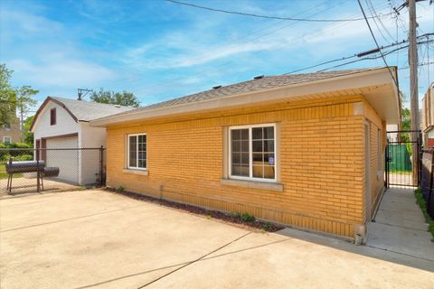 Tiny photo for 1308 N Waller Avenue, Chicago, IL 60651 (MLS # 12420313)