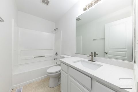 Tiny photo for 1110 OAKHILL Drive, Aurora, IL 60502 (MLS # 12601657)