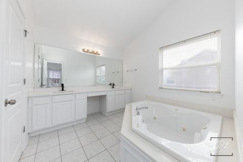 Tiny photo for 1110 OAKHILL Drive, Aurora, IL 60502 (MLS # 12601657)