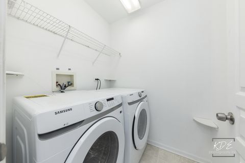 Tiny photo for 1110 OAKHILL Drive, Aurora, IL 60502 (MLS # 12601657)