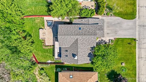 Tiny photo for 36452 N Tara Court, Ingleside, IL 60041 (MLS # 12643918)