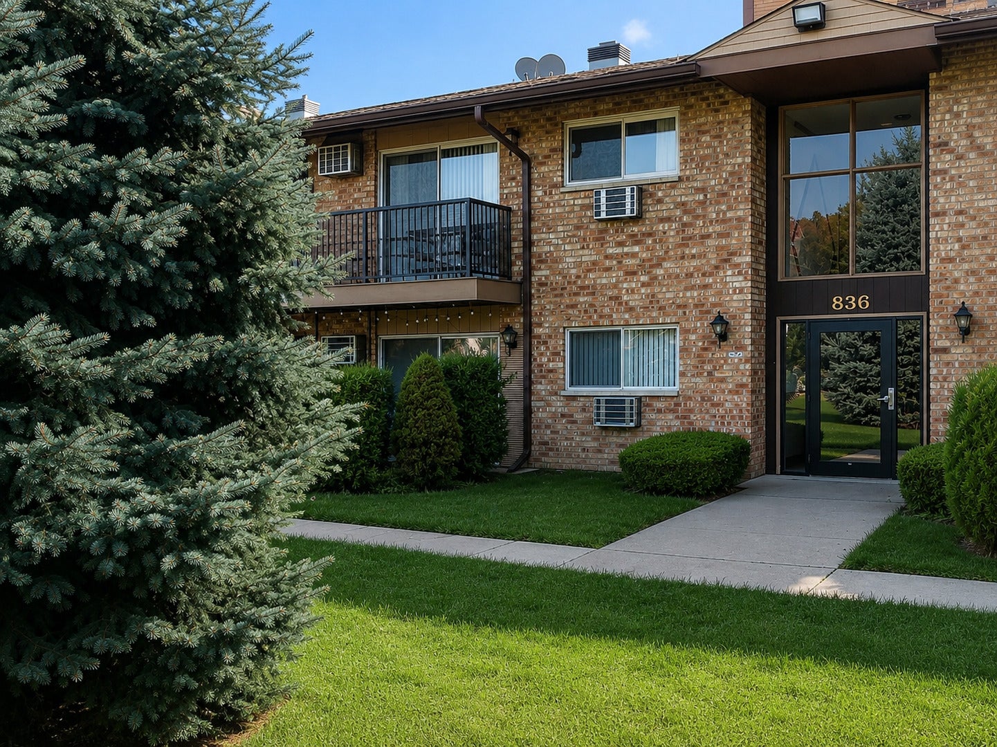 836 E Old Willow Road 11111