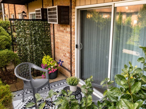 Tiny photo for 836 E Old Willow Road #11111, Prospect Heights, IL 60070 (MLS # 12732150)