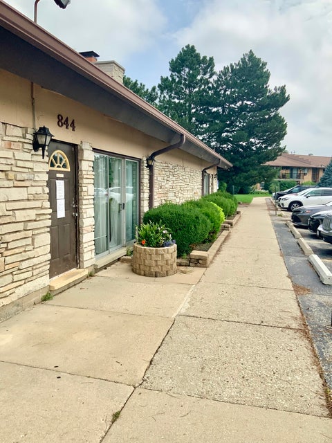 Tiny photo for 836 E Old Willow Road #11111, Prospect Heights, IL 60070 (MLS # 12732150)