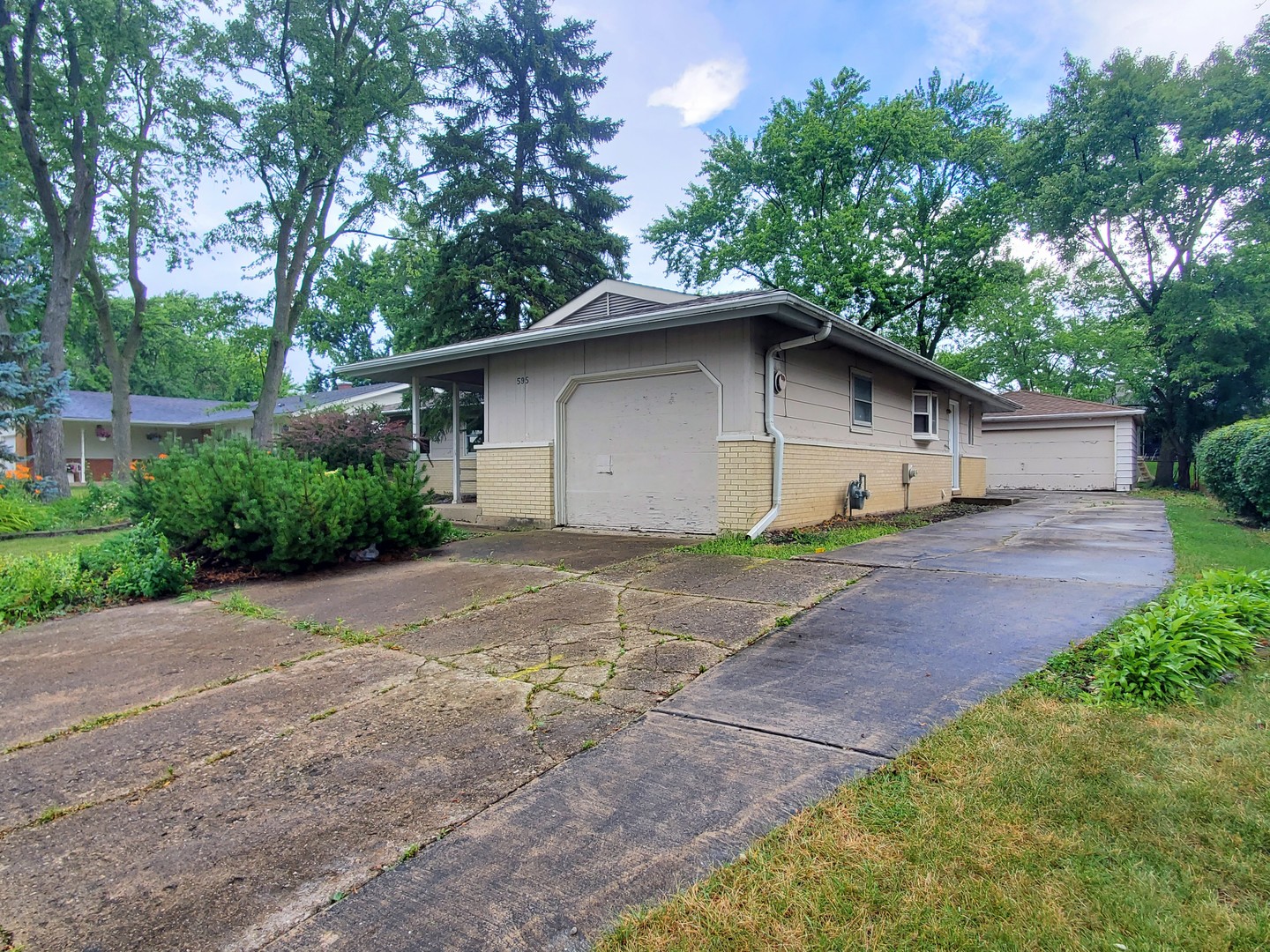 595 W Elk Grove Boulevard