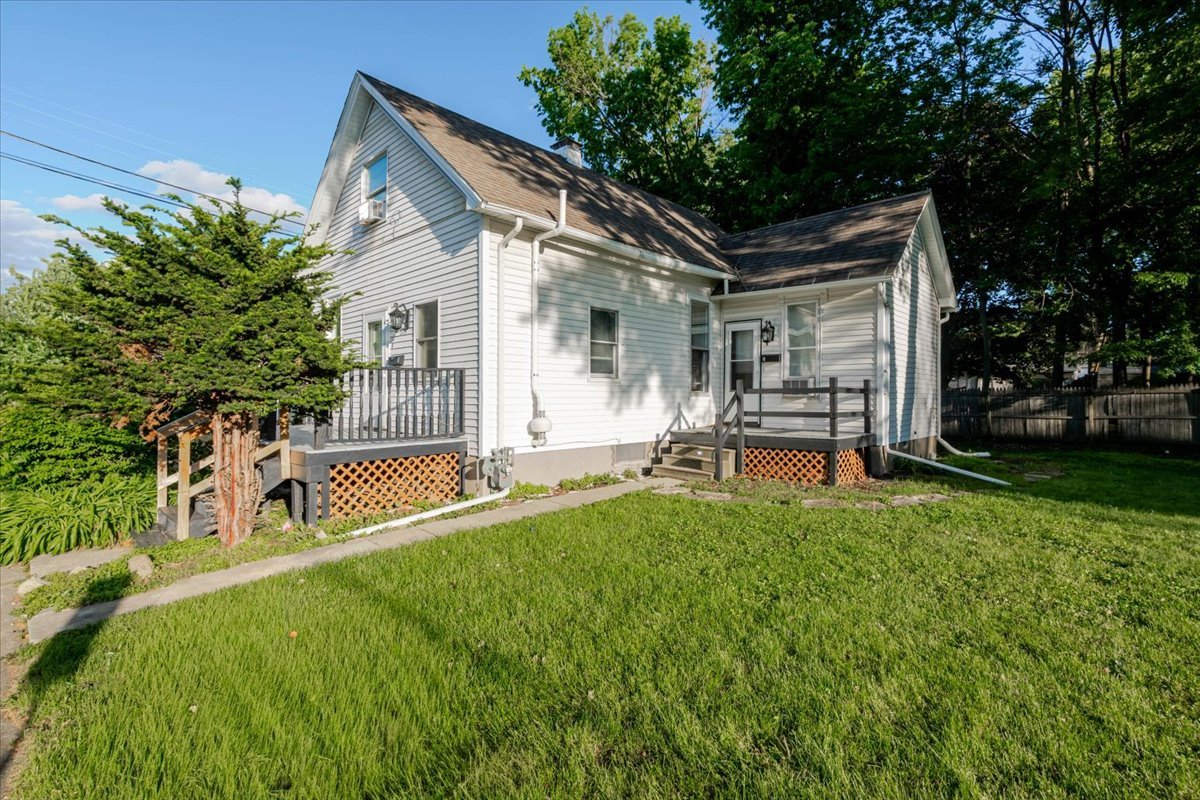 Photo 1 of 30 — 605 E Empire Street, Bloomington, IL 61701