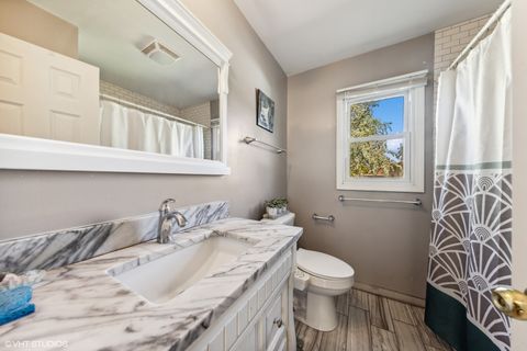 Tiny photo for 121 S Parkside Avenue, Glen Ellyn, IL 60137 (MLS # 12371624)