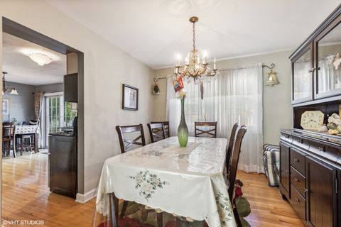 Tiny photo for 121 S Parkside Avenue, Glen Ellyn, IL 60137 (MLS # 12371624)