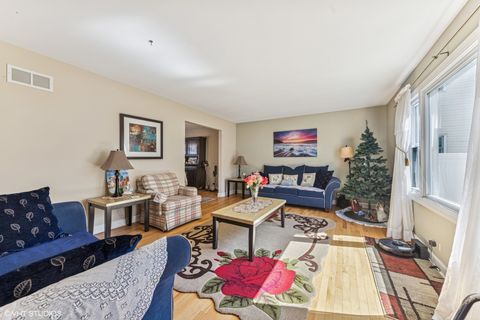 Tiny photo for 121 S Parkside Avenue, Glen Ellyn, IL 60137 (MLS # 12371624)