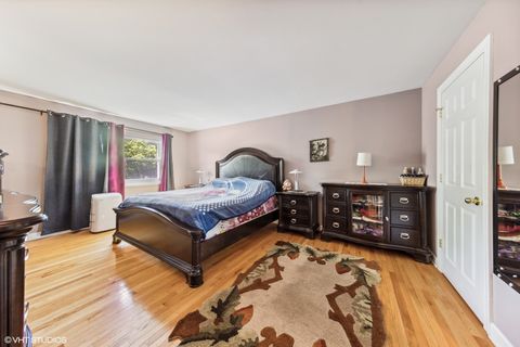 Tiny photo for 121 S Parkside Avenue, Glen Ellyn, IL 60137 (MLS # 12371624)