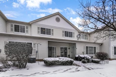 Tiny photo for 37 Heather Glen Drive #37, Aurora, IL 60504 (MLS # 12521237)