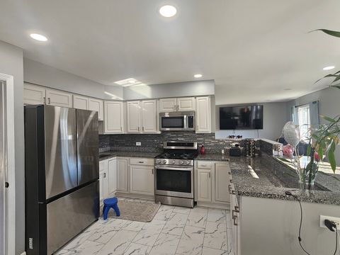 Tiny photo for 1353 Spring Valley Drive, Carol Stream, IL 60188 (MLS # 12600039)