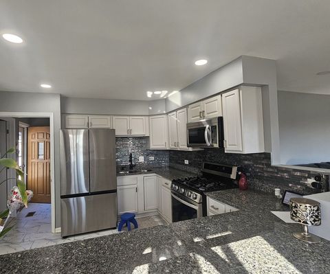 Tiny photo for 1353 Spring Valley Drive, Carol Stream, IL 60188 (MLS # 12600039)