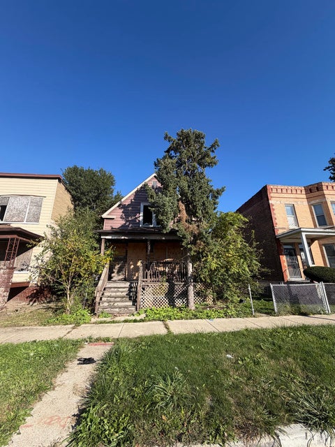 Photo of 11847 S Lafayette Avenue, Chicago, IL 60628 (MLS # 12798273)