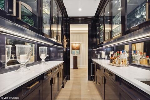 Tiny photo for 727 N McKinley Road #100, Lake Forest, IL 60045 (MLS # 12385517)