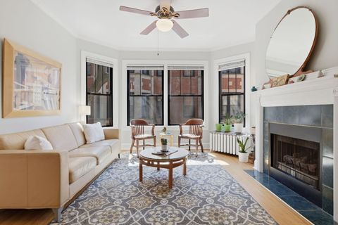 Tiny photo for 7639 N Eastlake Terrace #2B, Chicago, IL 60626 (MLS # 12618112)