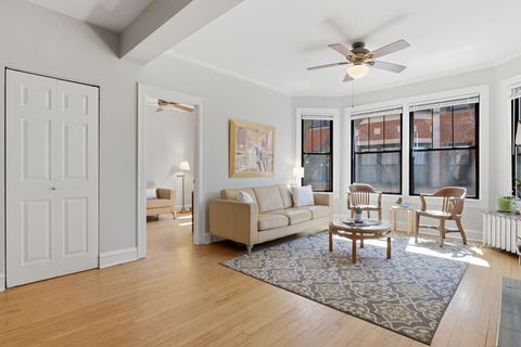 Tiny photo for 7639 N Eastlake Terrace #2B, Chicago, IL 60626 (MLS # 12618112)