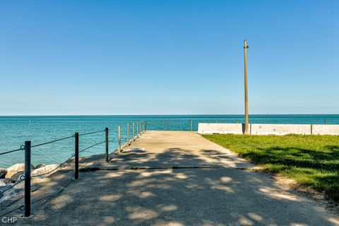 Tiny photo for 7639 N Eastlake Terrace #2B, Chicago, IL 60626 (MLS # 12618112)