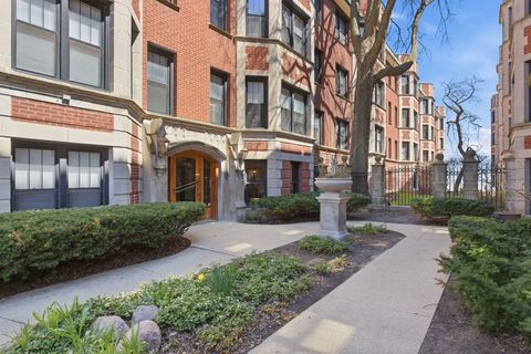 Tiny photo for 7639 N Eastlake Terrace #2B, Chicago, IL 60626 (MLS # 12618112)