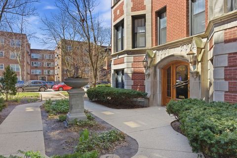 Tiny photo for 7639 N Eastlake Terrace #2B, Chicago, IL 60626 (MLS # 12618112)