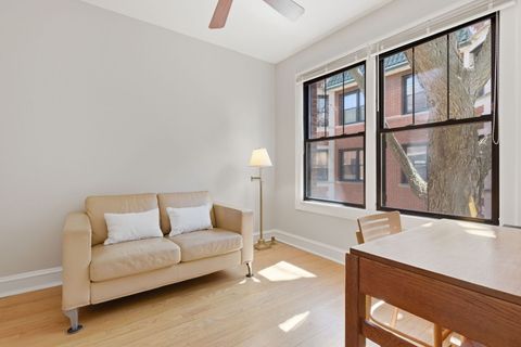 Tiny photo for 7639 N Eastlake Terrace #2B, Chicago, IL 60626 (MLS # 12618112)