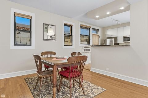 Tiny photo for 7639 N Eastlake Terrace #2B, Chicago, IL 60626 (MLS # 12618112)